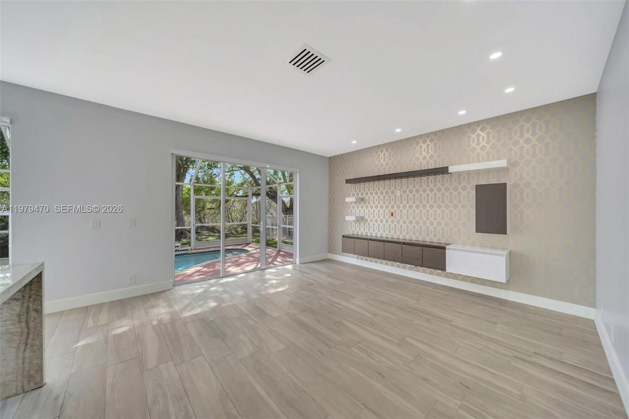 Real estate property located at 16340 26th St, Broward, Silver Shores, Miramar, FL