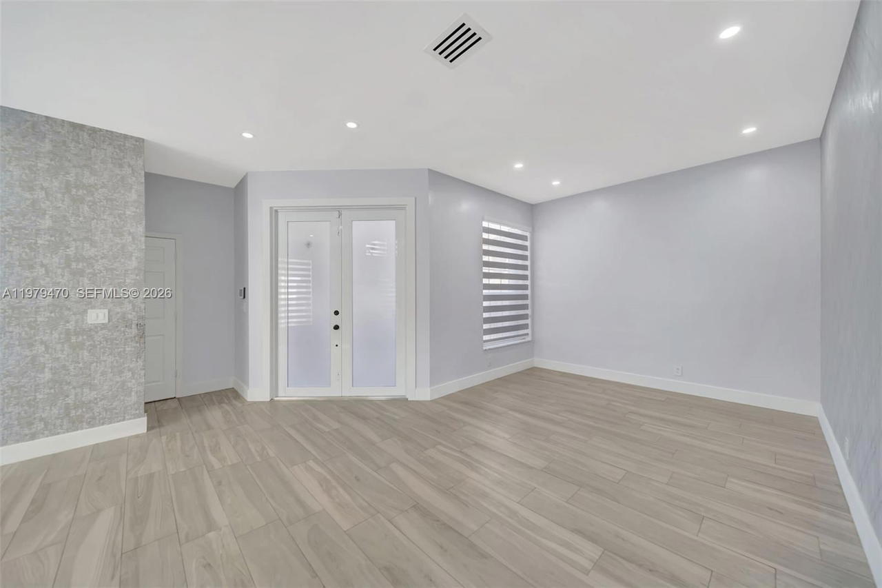 Real estate property located at 16340 26th St, Broward, Silver Shores, Miramar, FL