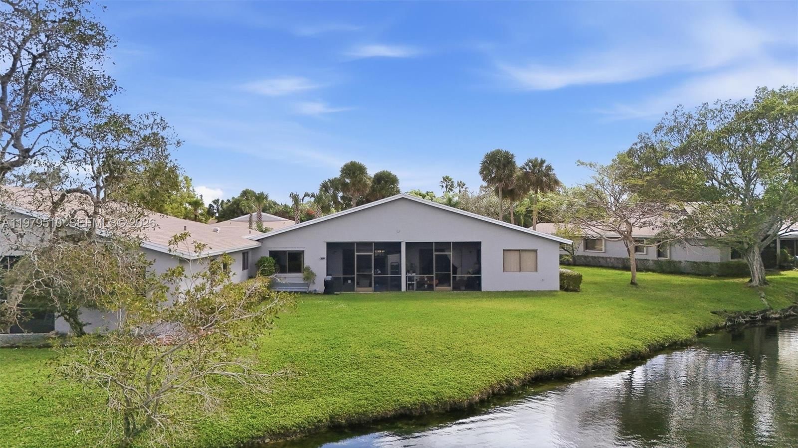 Real estate property located at 657 Racquet Club Rd #2, Broward, Villas Of Bonaventure At, Weston, FL