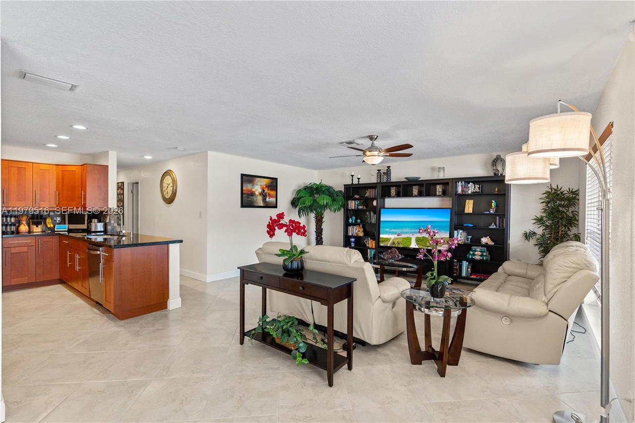 Real estate property located at 9136 32nd Pl, Broward, Relco Estates First Addit, Sunrise, FL