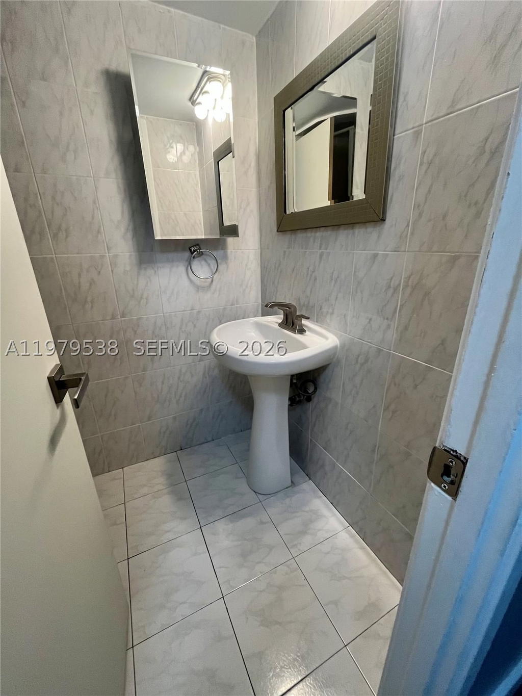 Real estate property located at 1750 191st St #522-3, Miami-dade, Jade Winds Group-daisy Ga, Miami, FL