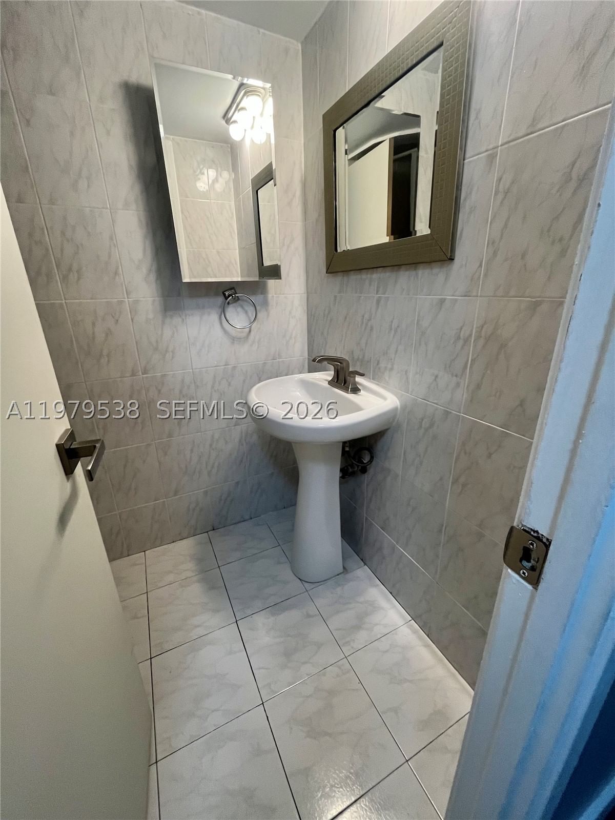 Real estate property located at 1750 191st St #522-3, Miami-dade, Jade Winds Group-daisy Ga, Miami, FL
