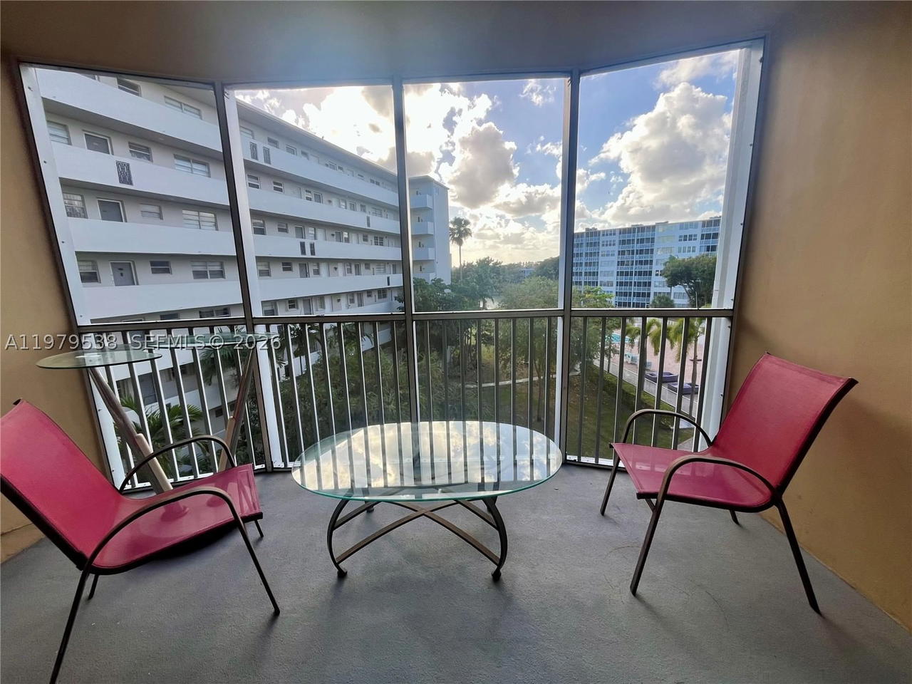 Real estate property located at 1750 191st St #522-3, Miami-dade, Jade Winds Group-daisy Ga, Miami, FL