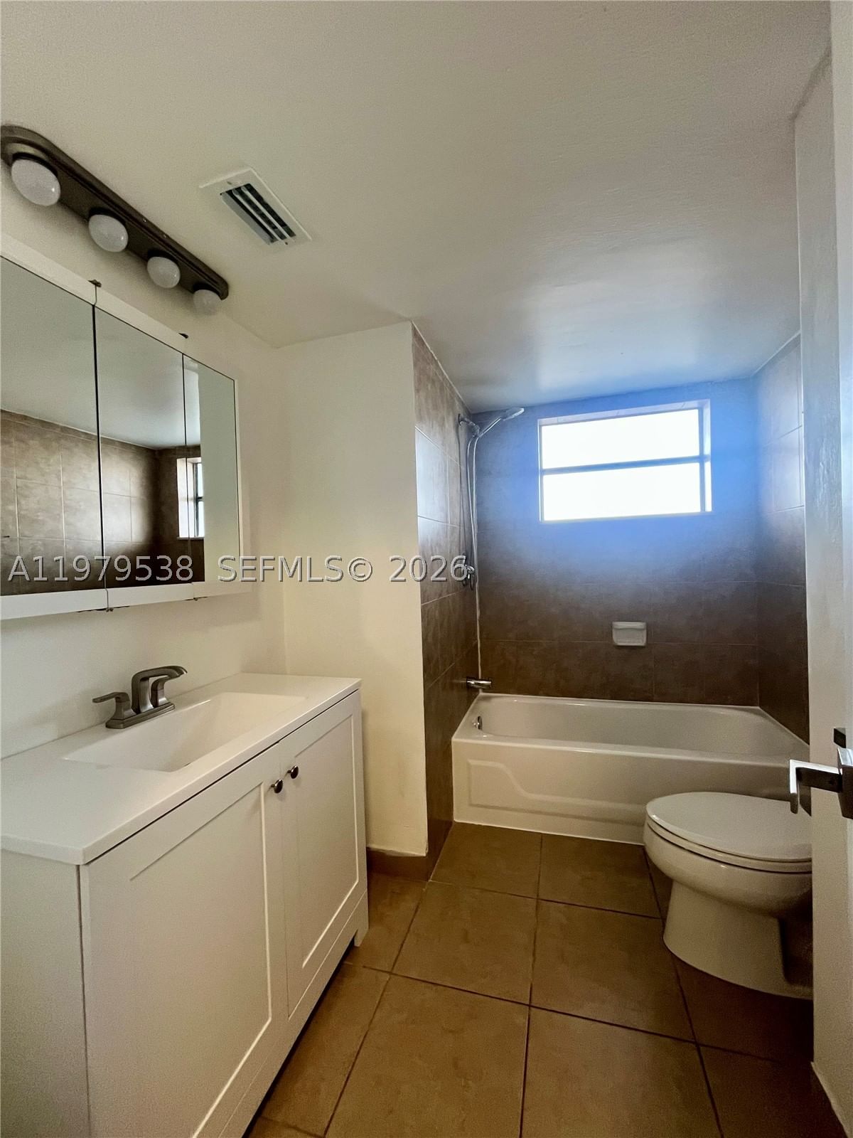 Real estate property located at 1750 191st St #522-3, Miami-dade, Jade Winds Group-daisy Ga, Miami, FL