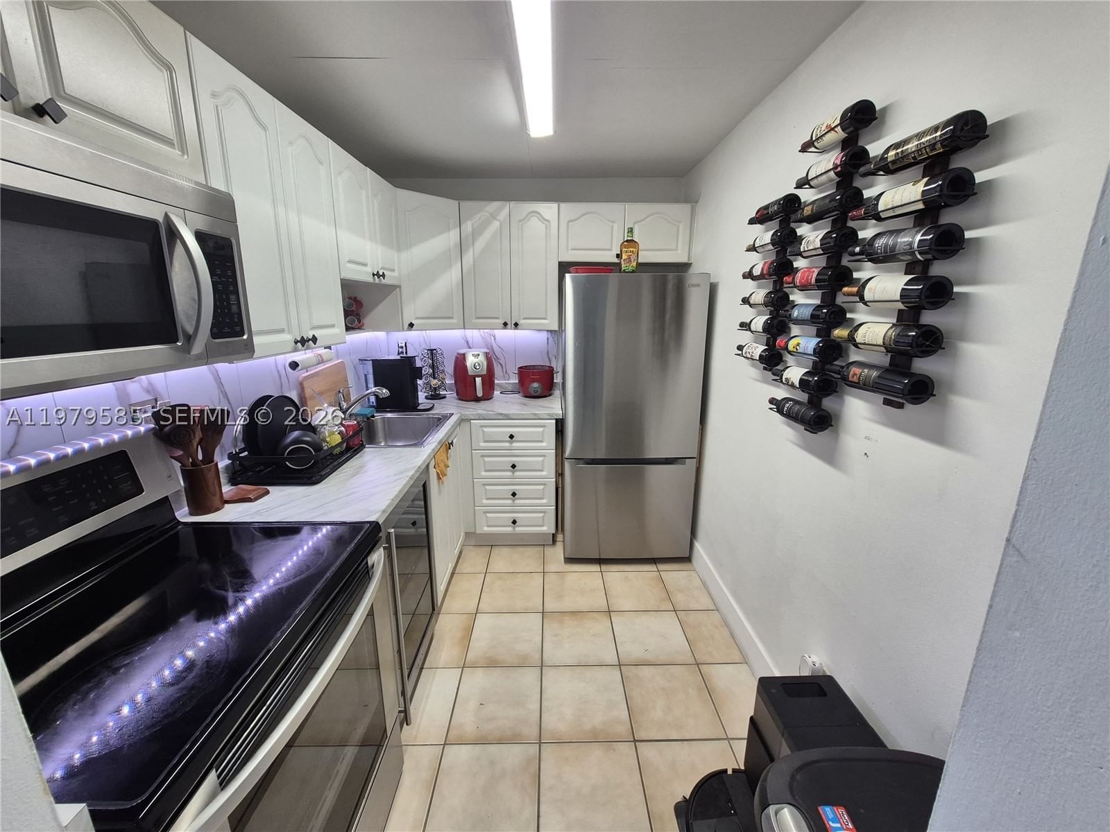 Real estate property located at 8405 8th St #304, Miami-dade, Summit Chase Condo, Miami, FL
