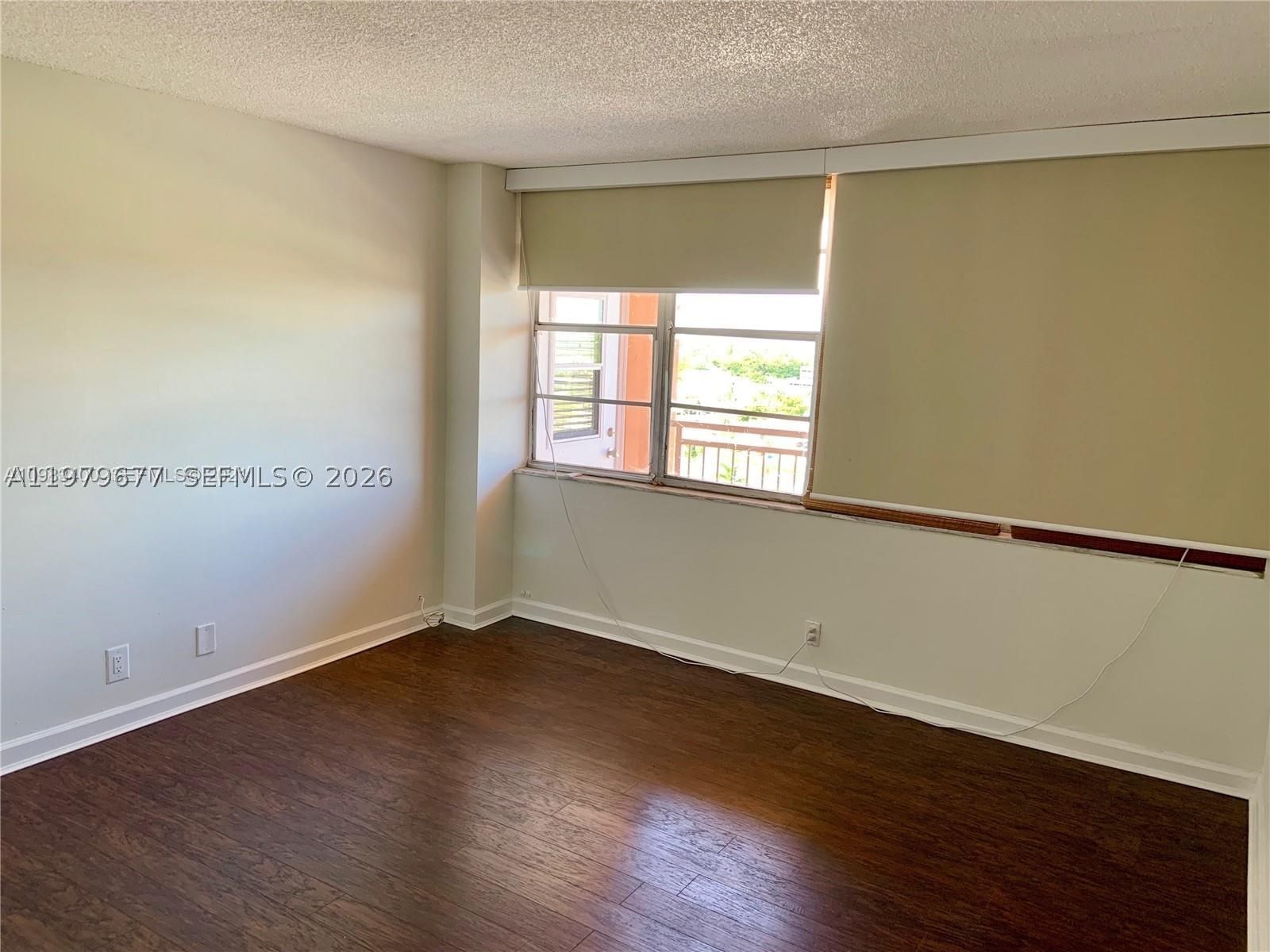 Real estate property located at 2025 164th St #1015, Miami-dade, Crestview Towers Condo, North Miami Beach, FL