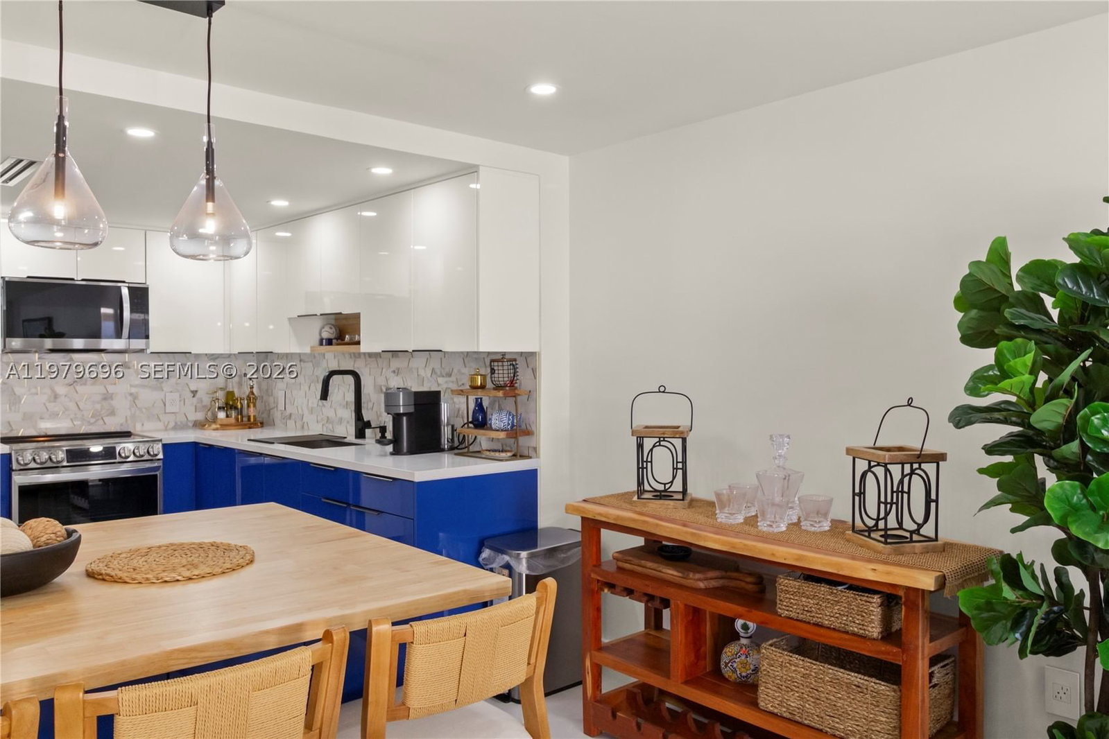 Real estate property located at 5701 Collins Ave #1619, Miami-dade, Arlen Beach Condo, Miami Beach, FL