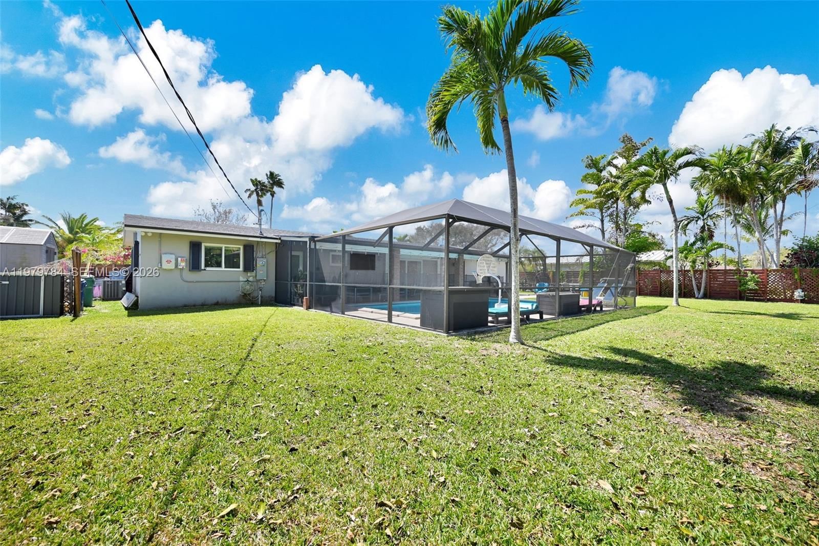 Real estate property located at 8935 186th Ter, Miami-dade, Whispering Pines Estates, Cutler Bay, FL