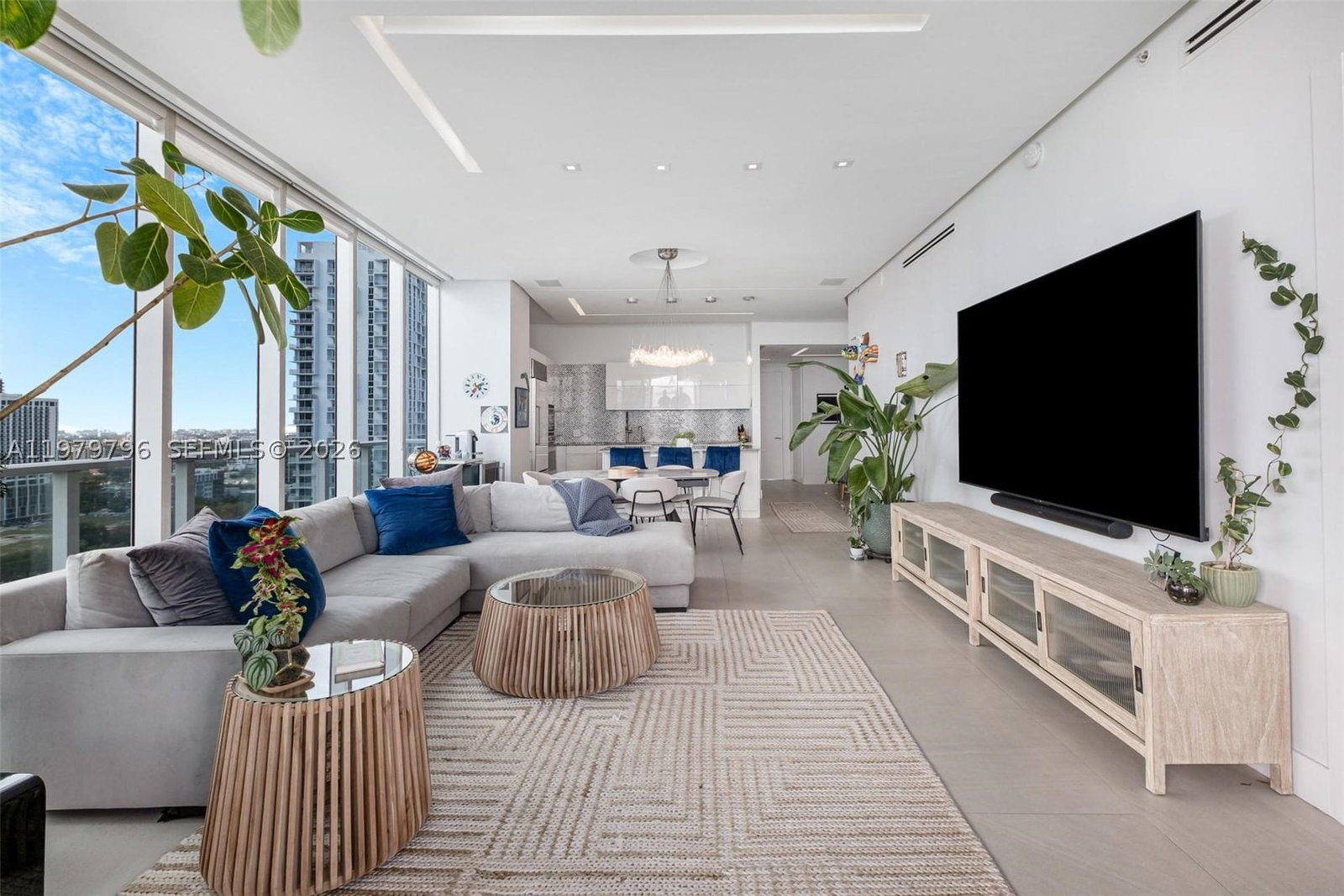 Real estate property located at 2020 Bayshore Dr #2510, Miami-dade, Paramount Bay Condo, Miami, FL