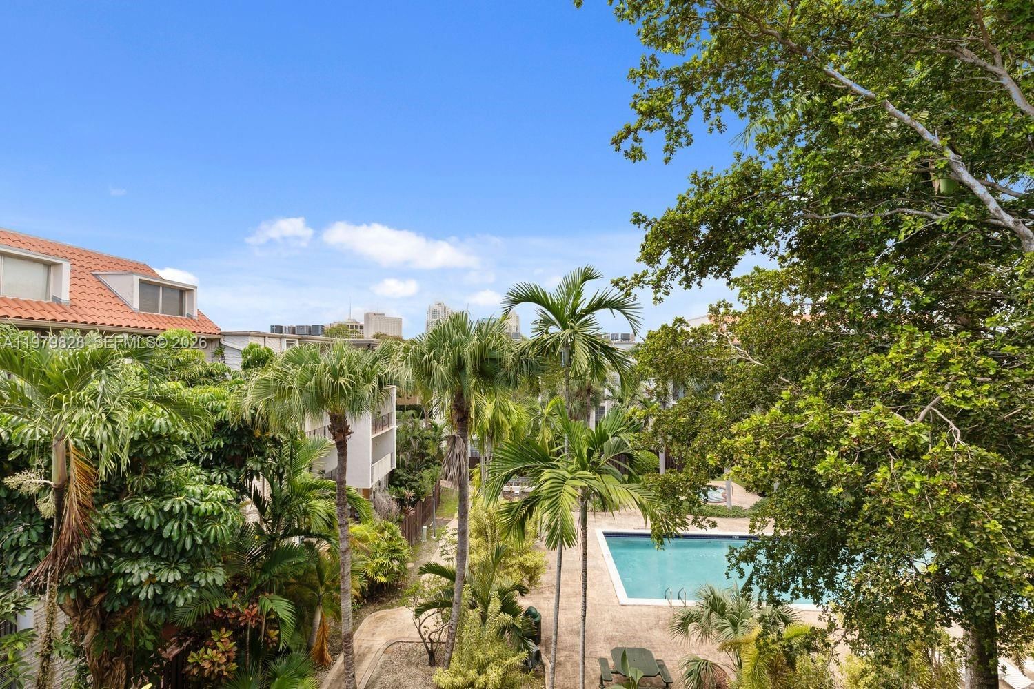 Real estate property located at 6884 Kendall Dr C401, Miami-dade, Dadeland Grove Condo, Pinecrest, FL