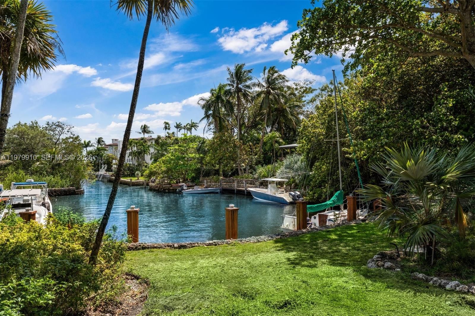Real estate property located at 3373 Poinciana Ave, Miami-dade, Four Way Lodge, Miami, FL