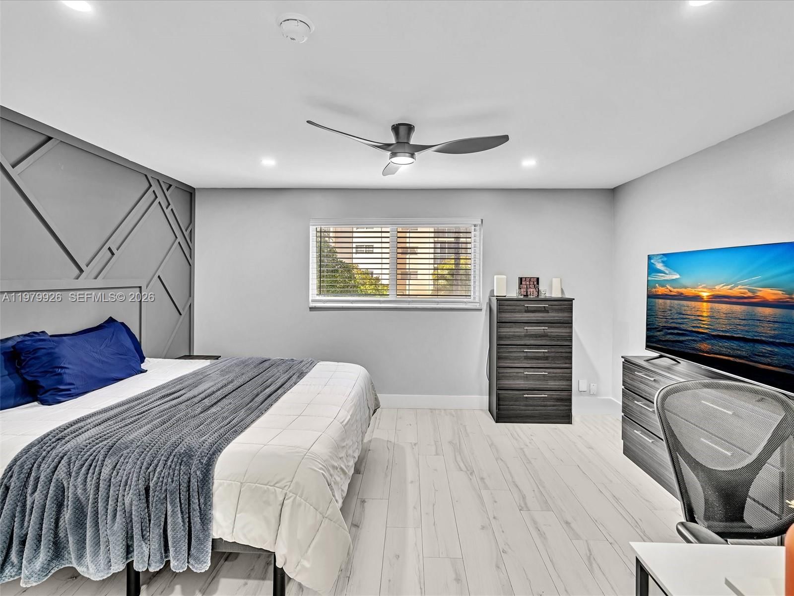 Real estate property located at 610 12th Ave #203, Broward, Meadowbrook Towers Condo, Hallandale Beach, FL