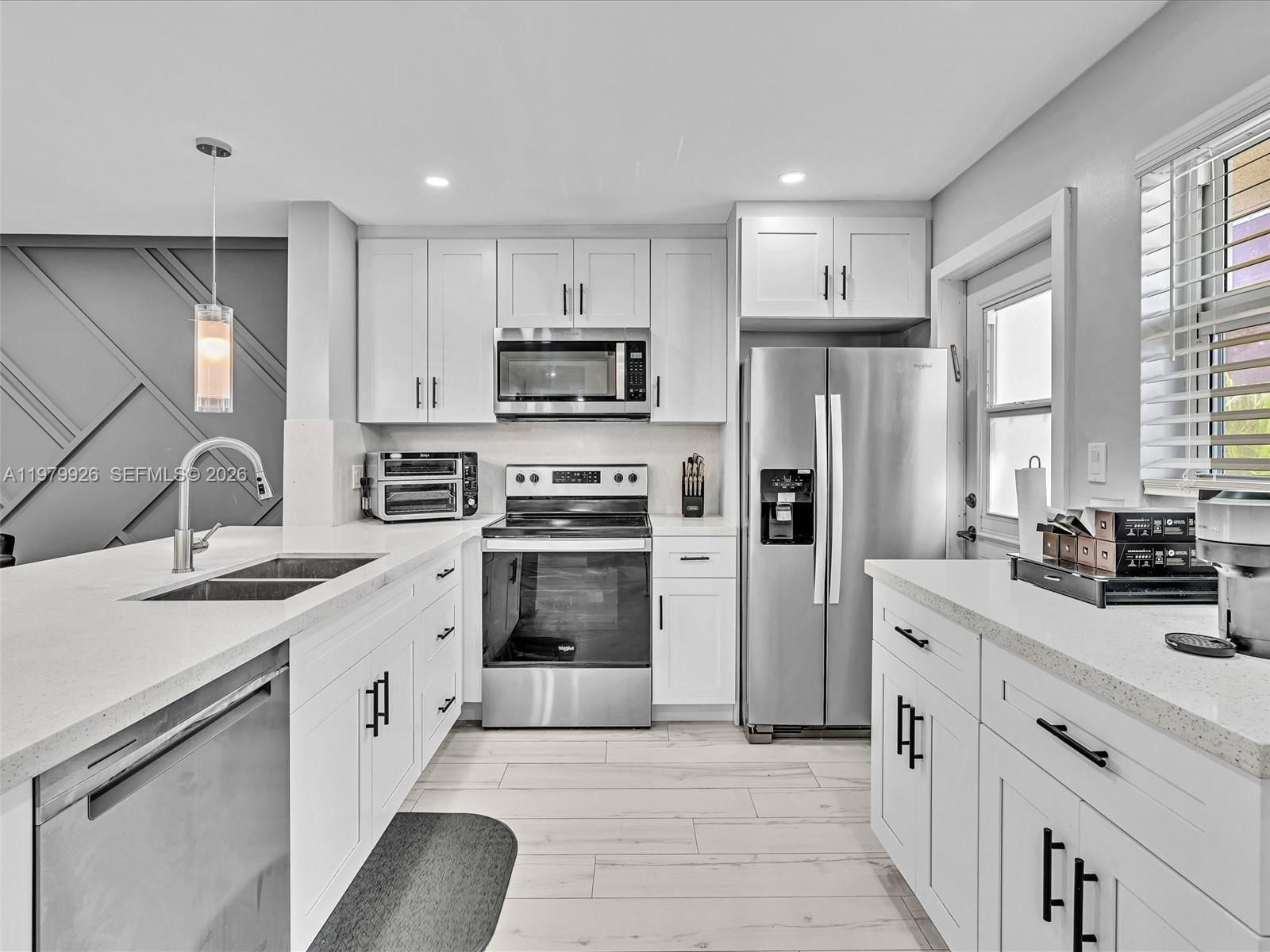 Real estate property located at 610 12th Ave #203, Broward, Meadowbrook Towers Condo, Hallandale Beach, FL