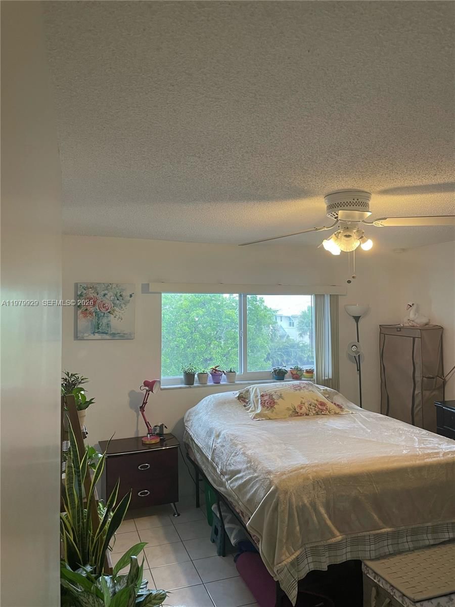 Real estate property located at 5300 Washington St J312, Broward, Beverly Hills Condo Numbe, Hollywood, FL