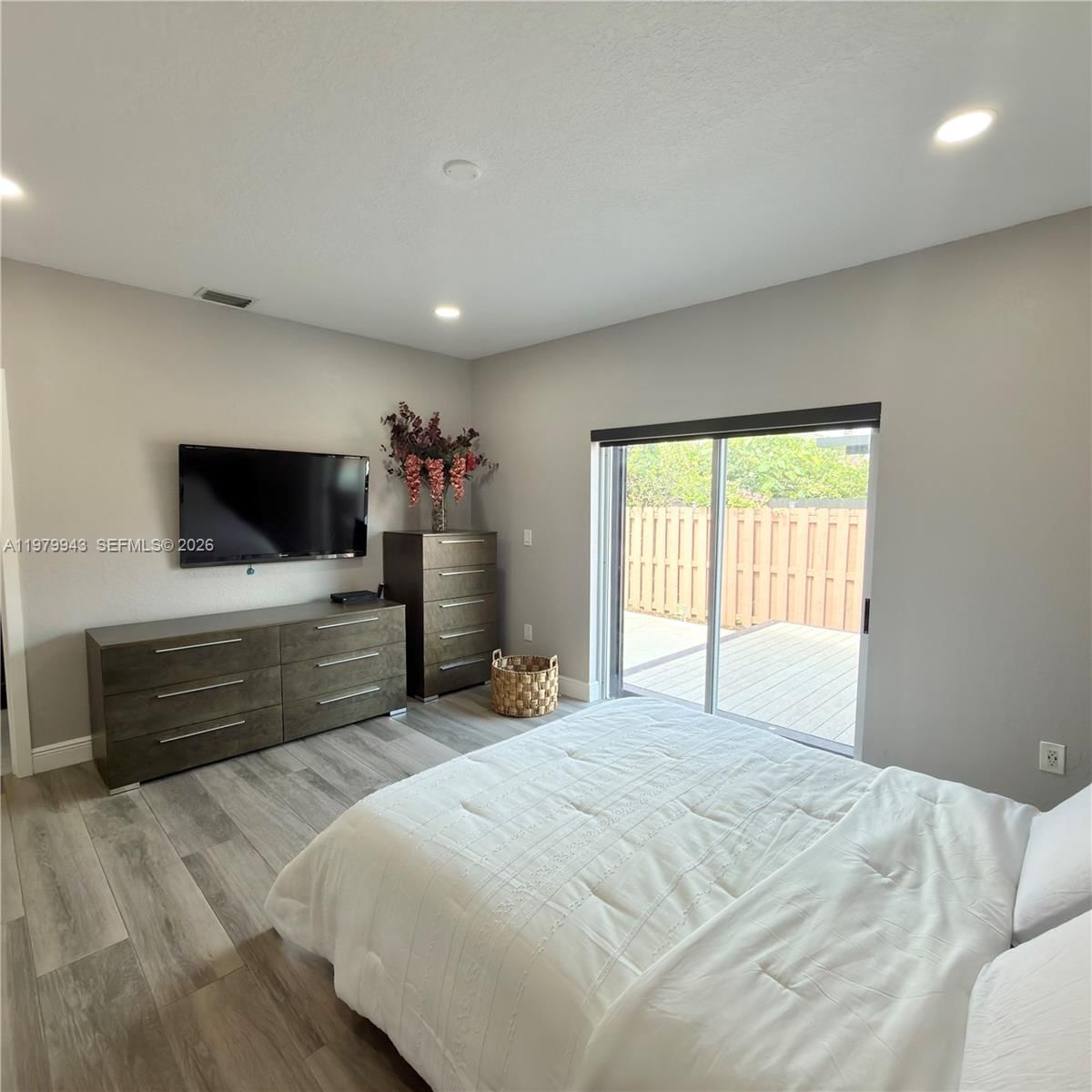 Real estate property located at 9023 148th Ter, Miami-dade, Florida Tropical Estates, Miami Lakes, FL