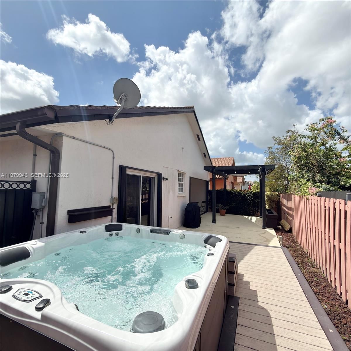 Real estate property located at 9023 148th Ter, Miami-dade, Florida Tropical Estates, Miami Lakes, FL