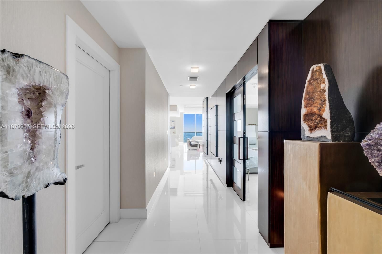 Real estate property located at 900 Biscayne Blvd PH6109, Miami-dade, 900 Biscayne Bay Condo, Miami, FL
