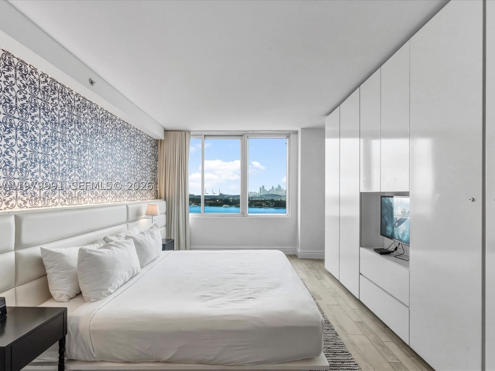 Real estate property located at 1100 West Ave #1414, Miami-dade, 1100 West Condo, Miami Beach, FL