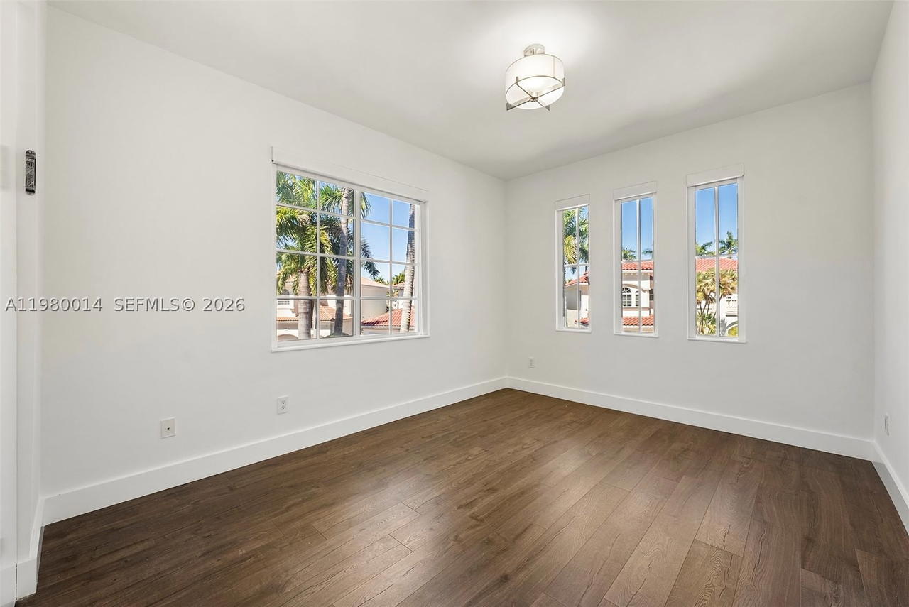 Real estate property located at 822 Meridian Ln, Broward, Three Islands 3rd Section, Hollywood, FL