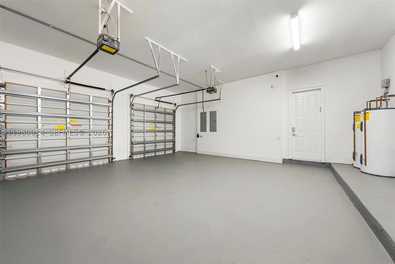Real estate property located at 822 Meridian Ln, Broward, Three Islands 3rd Section, Hollywood, FL