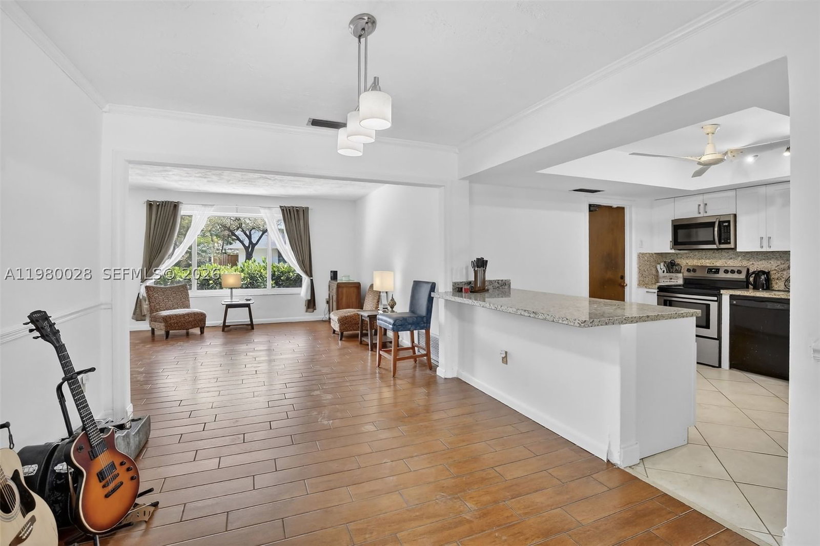 Real estate property located at 11501 15th St, Broward, Pembroke Lakes Sec 6, Pembroke Pines, FL