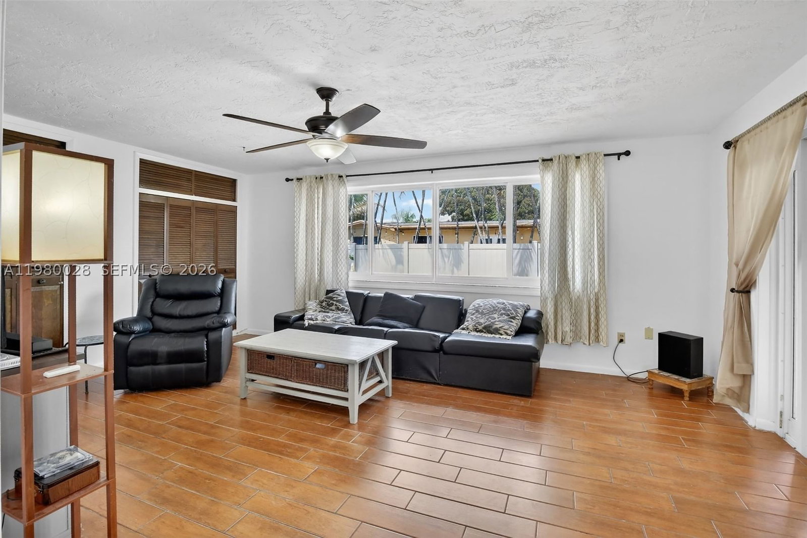 Real estate property located at 11501 15th St, Broward, Pembroke Lakes Sec 6, Pembroke Pines, FL