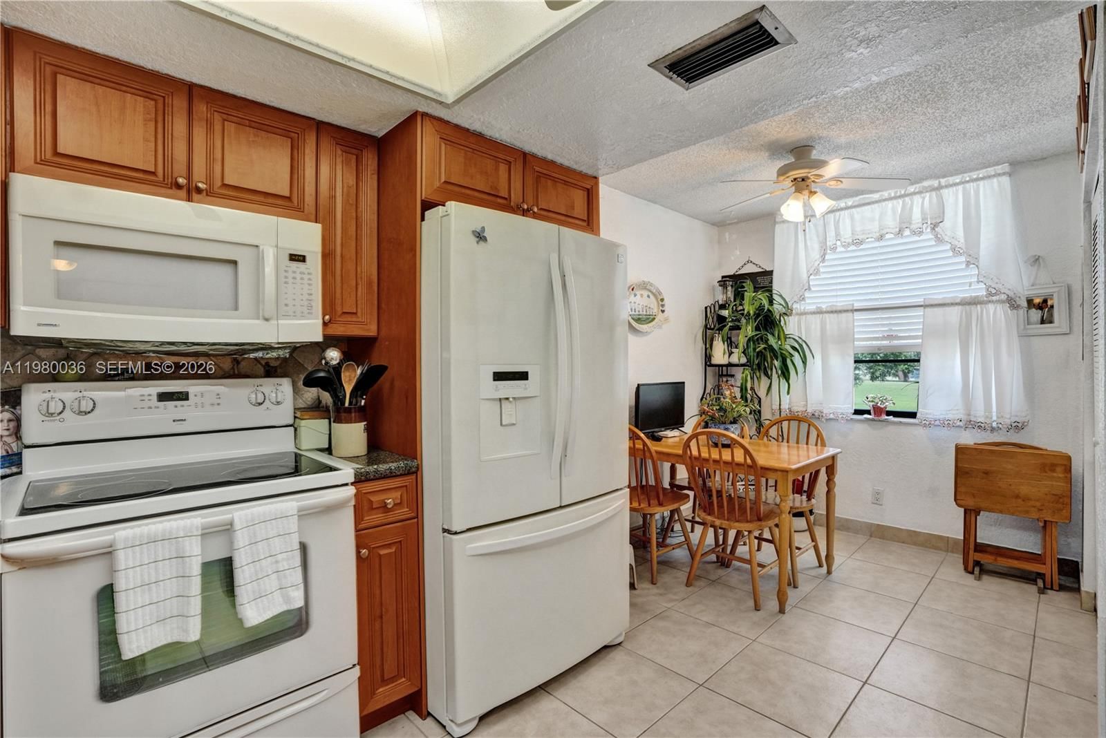 Real estate property located at 7400 18th St #204, Broward, 22 Of Palm Springs 3 Cond, Margate, FL