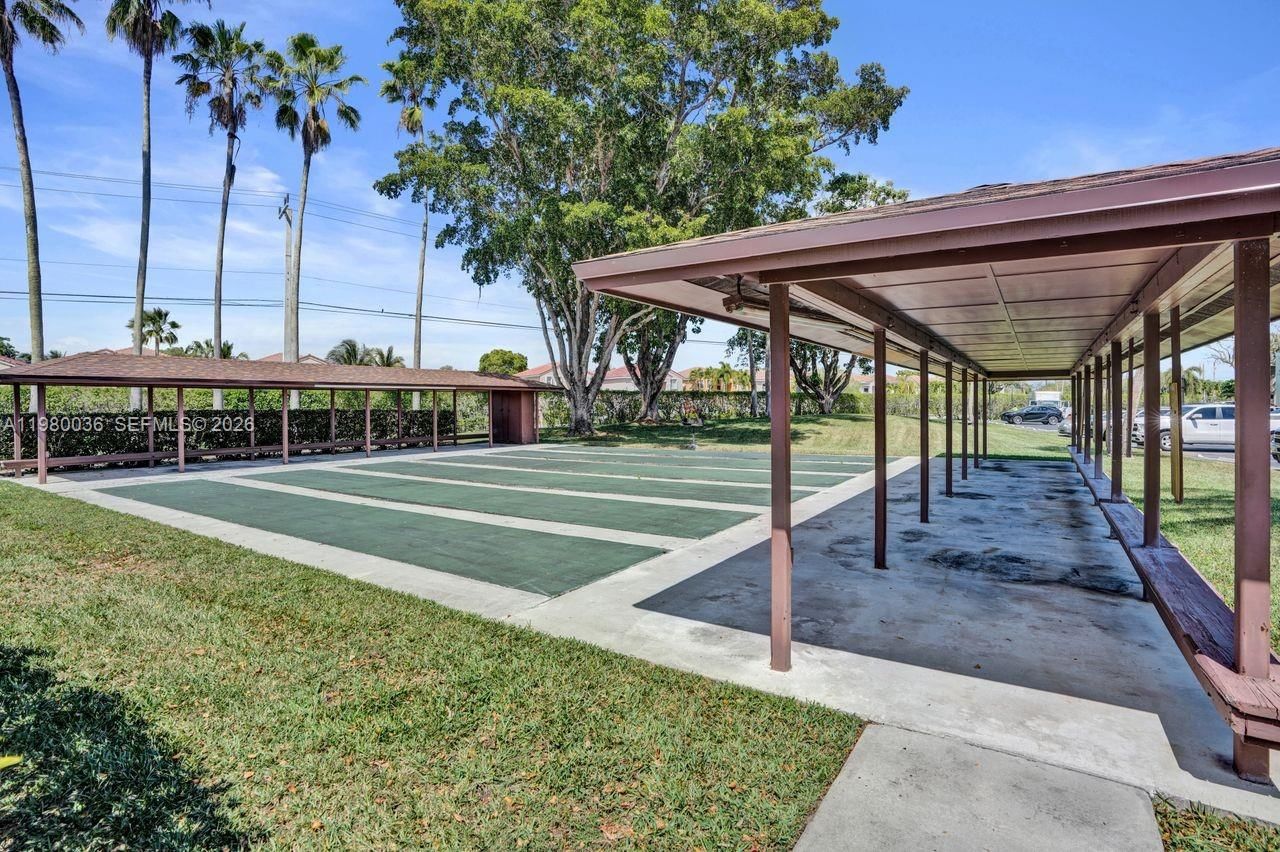 Real estate property located at 7400 18th St #204, Broward, 22 Of Palm Springs 3 Cond, Margate, FL