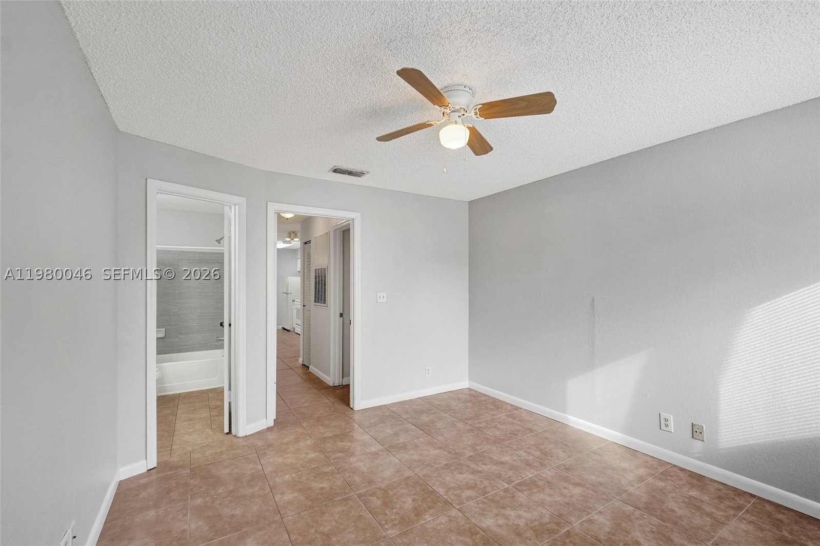 Real estate property located at 2846 University Dr #4102, Broward, Sundance At Davie Condo, Davie, FL