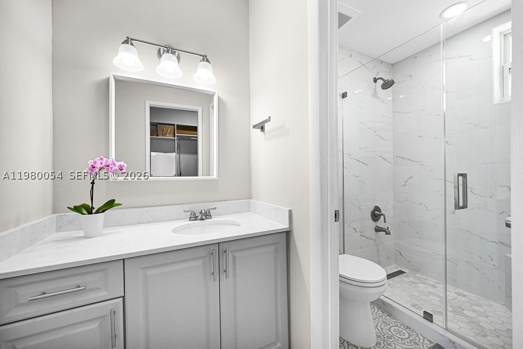 Real estate property located at 9133 Fontainebleau Blvd #5, Miami-dade, Oakview Condo No 2, Miami, FL