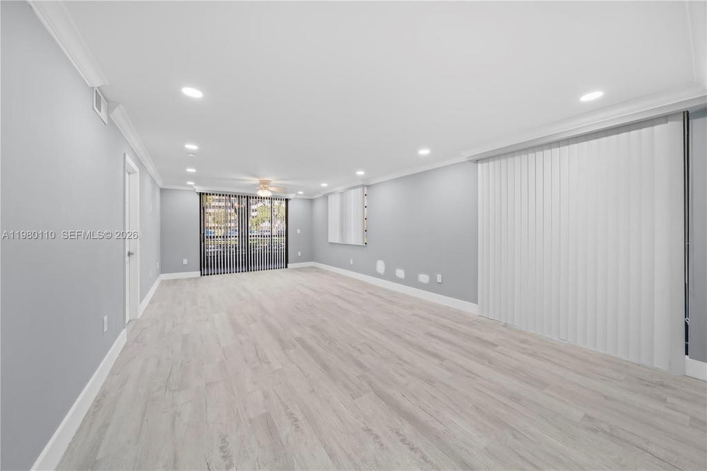 Real estate property located at 1001 Colony Point Cir #114, Broward, Colony Point 5 Condo, Pembroke Pines, FL