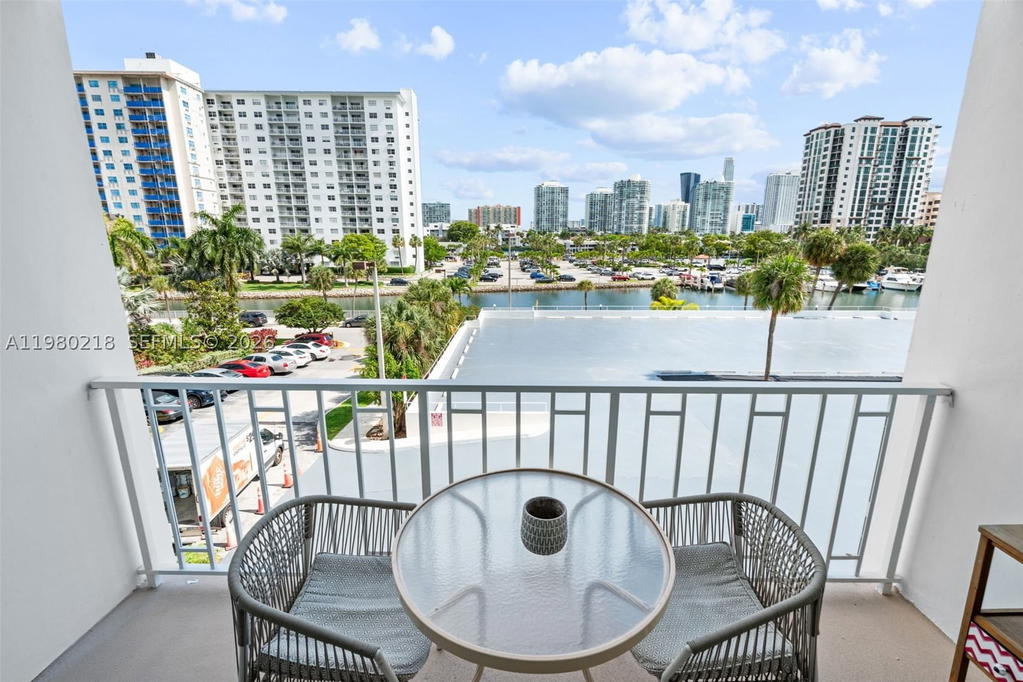 Real estate property located at 500 Bayview Dr #325, Miami-dade, Arlen House West Condo, Sunny Isles Beach, FL