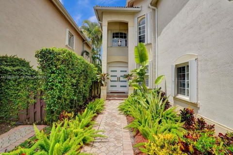 Real estate property located at 11008 73rd St, Miami-dade, Doral Isles St Croix Amen, Doral, FL