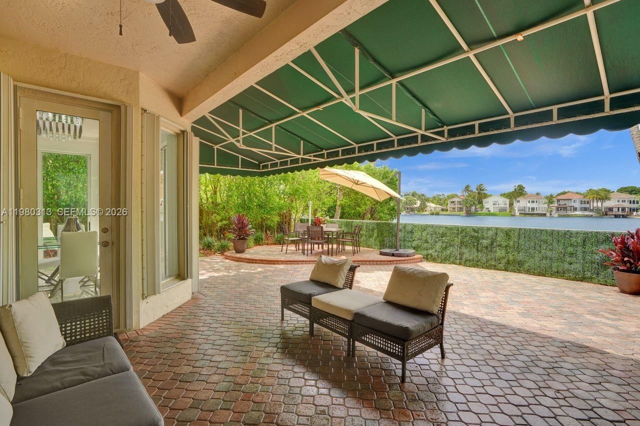 Real estate property located at 11008 73rd St, Miami-dade, Doral Isles St Croix Amen, Doral, FL