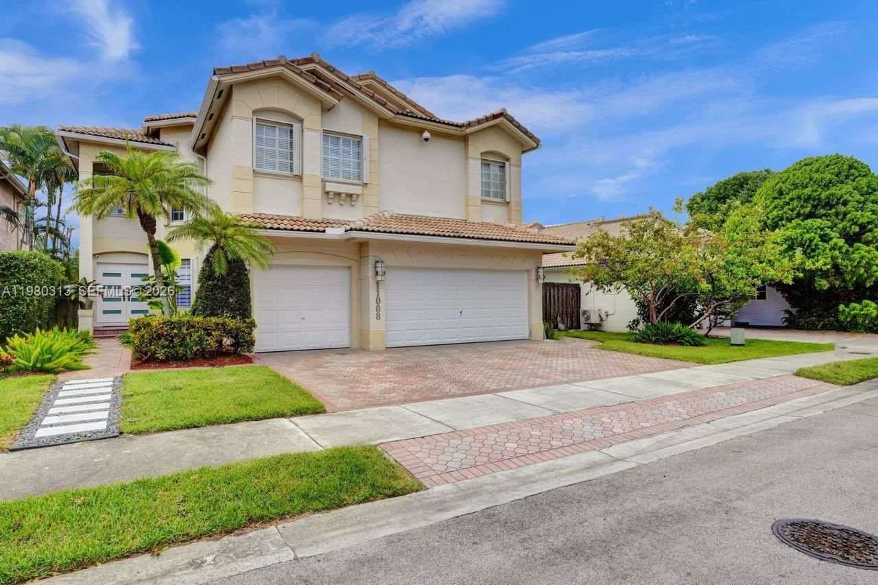 Real estate property located at 11008 73rd St, Miami-dade, Doral Isles St Croix Amen, Doral, FL