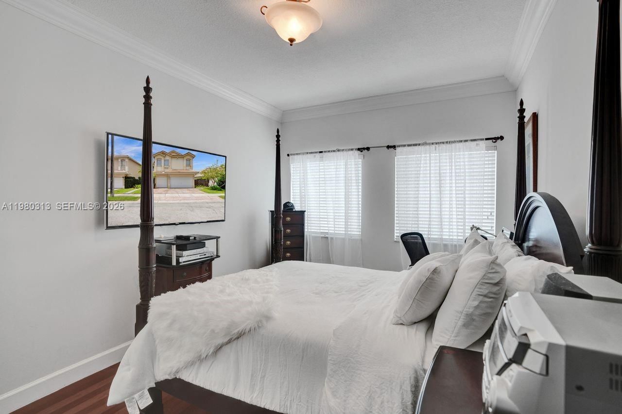 Real estate property located at 11008 73rd St, Miami-dade, Doral Isles St Croix Amen, Doral, FL