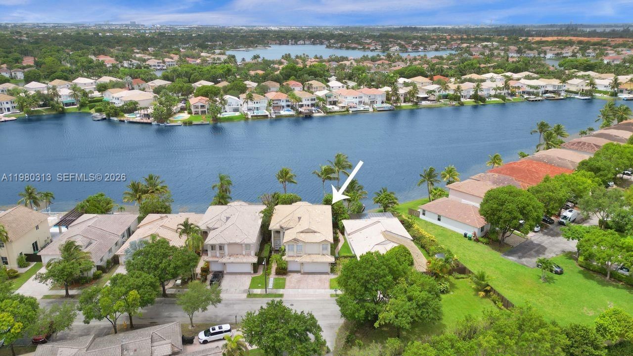 Real estate property located at 11008 73rd St, Miami-dade, Doral Isles St Croix Amen, Doral, FL