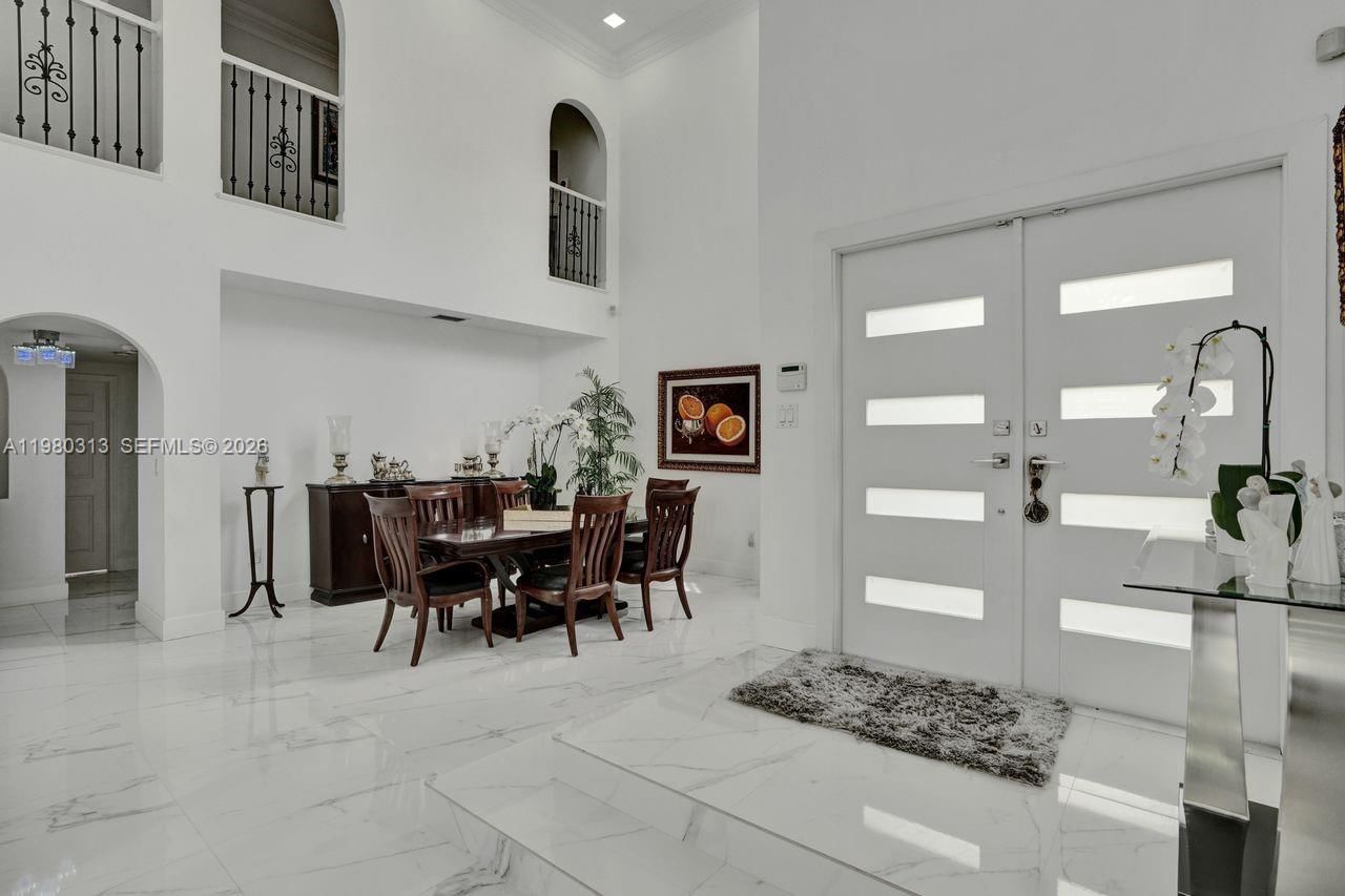 Real estate property located at 11008 73rd St, Miami-dade, Doral Isles St Croix Amen, Doral, FL