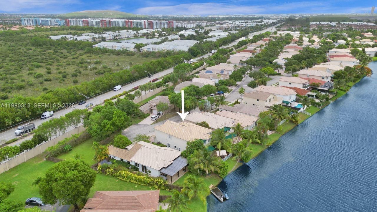 Real estate property located at 11008 73rd St, Miami-dade, Doral Isles St Croix Amen, Doral, FL