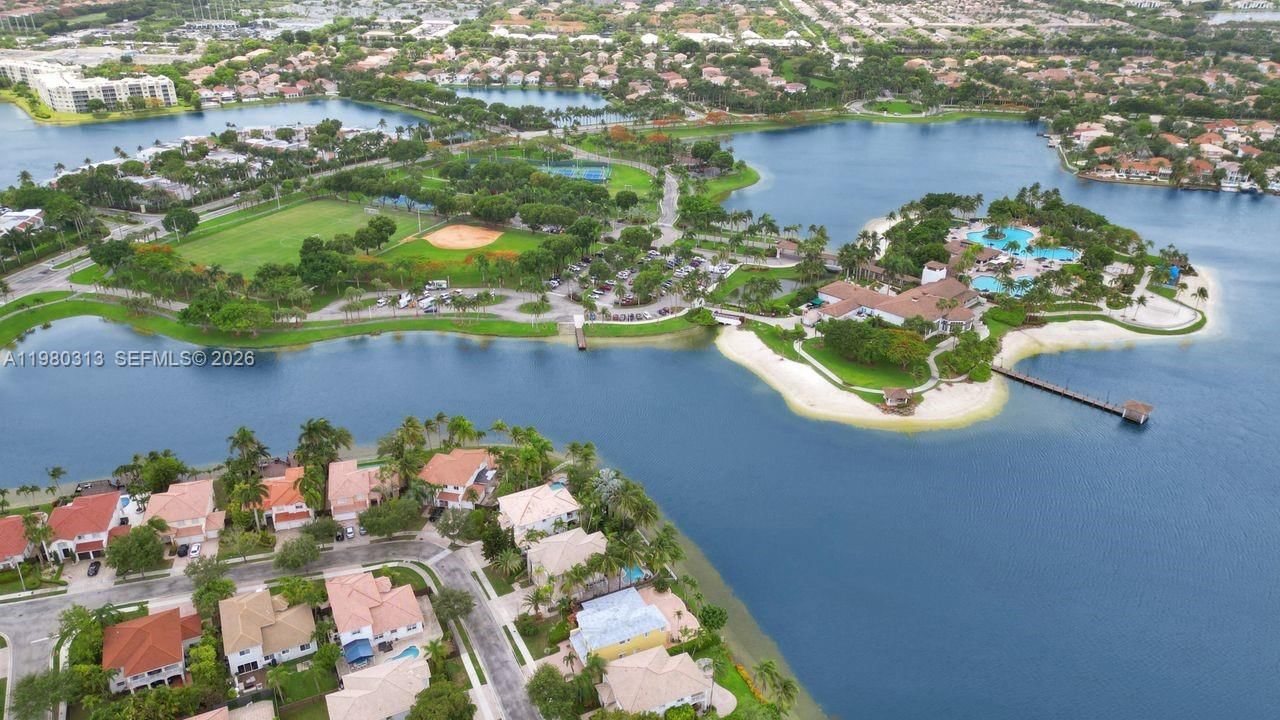 Real estate property located at 11008 73rd St, Miami-dade, Doral Isles St Croix Amen, Doral, FL