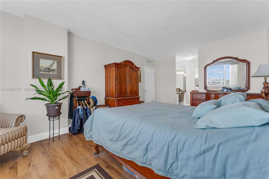 Real estate property located at 3800 Hillcrest Dr #511, Broward, Hillcrest East No 25 Cond, Hollywood, FL