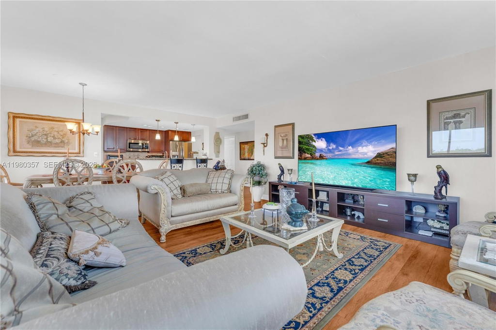 Real estate property located at 3800 Hillcrest Dr #511, Broward, Hillcrest East No 25 Cond, Hollywood, FL