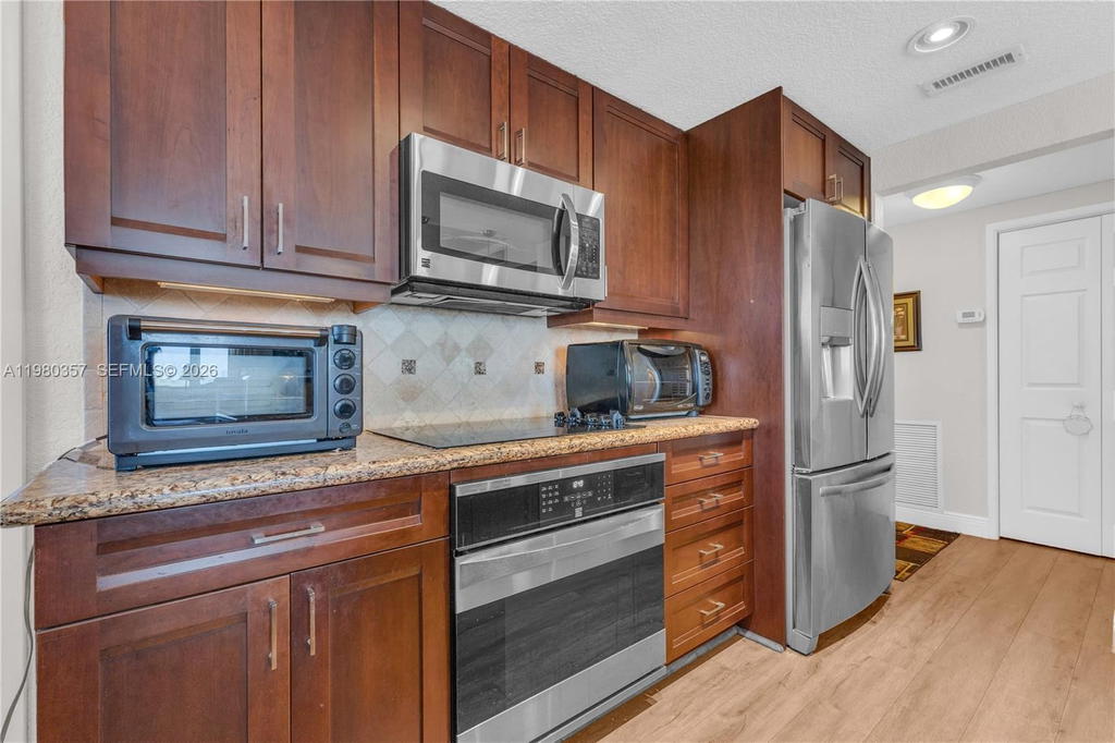 Real estate property located at 3800 Hillcrest Dr #511, Broward, Hillcrest East No 25 Cond, Hollywood, FL