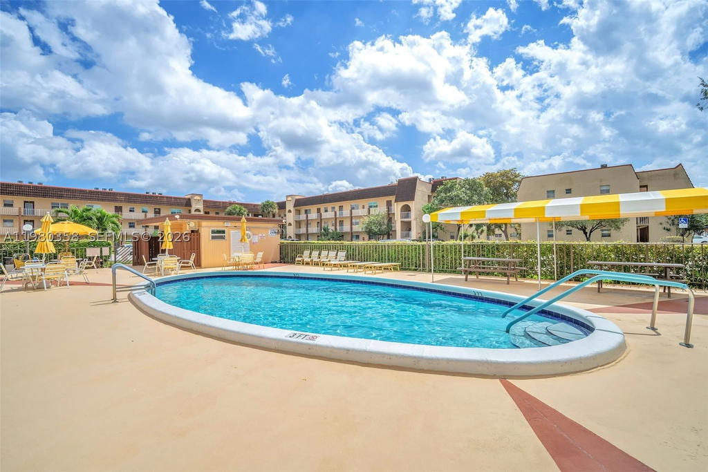 Real estate property located at 2720 Pine Island Rd #306, Broward, Sunrise Lakes 60 Condo, Sunrise, FL