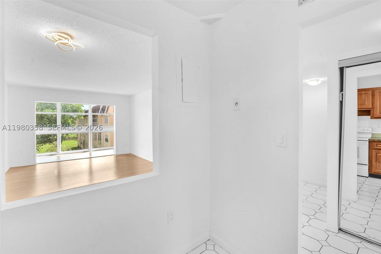Real estate property located at 2720 Pine Island Rd #306, Broward, Sunrise Lakes 60 Condo, Sunrise, FL