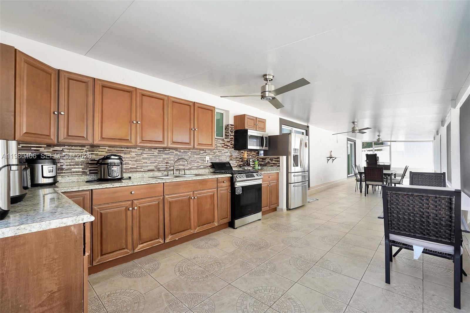 Real estate property located at 10715 168th Ter, Miami-dade, Southland Pines, Miami, FL
