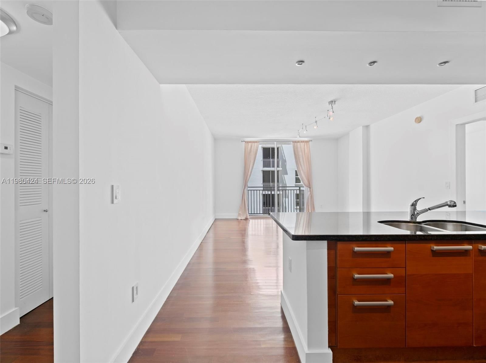 Real estate property located at 2030 Douglas Rd #610, Miami-dade, The Minorca Condo, Coral Gables, FL