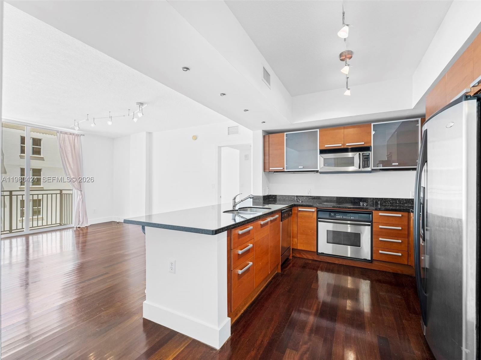 Real estate property located at 2030 Douglas Rd #610, Miami-dade, The Minorca Condo, Coral Gables, FL