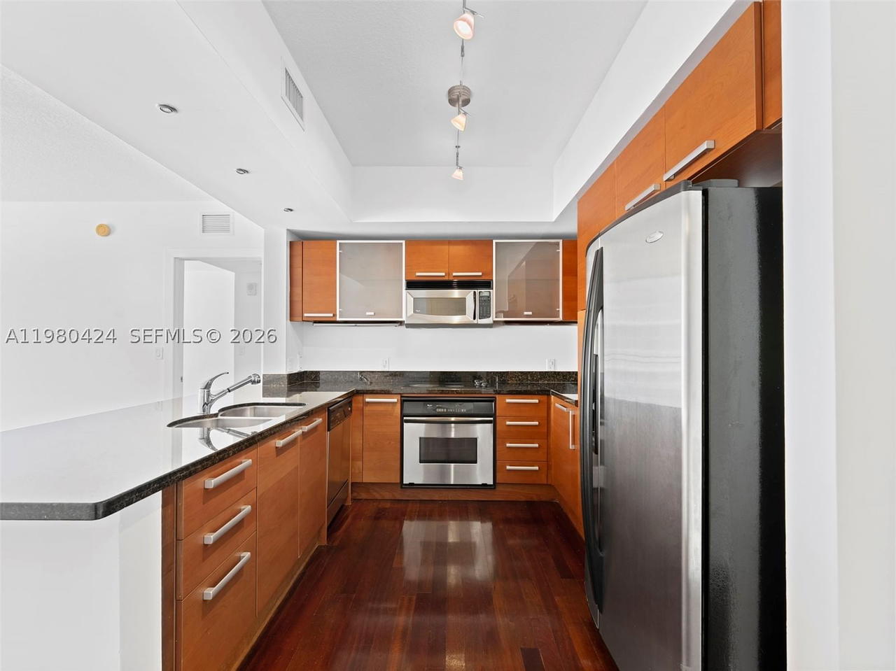 Real estate property located at 2030 Douglas Rd #610, Miami-dade, The Minorca Condo, Coral Gables, FL