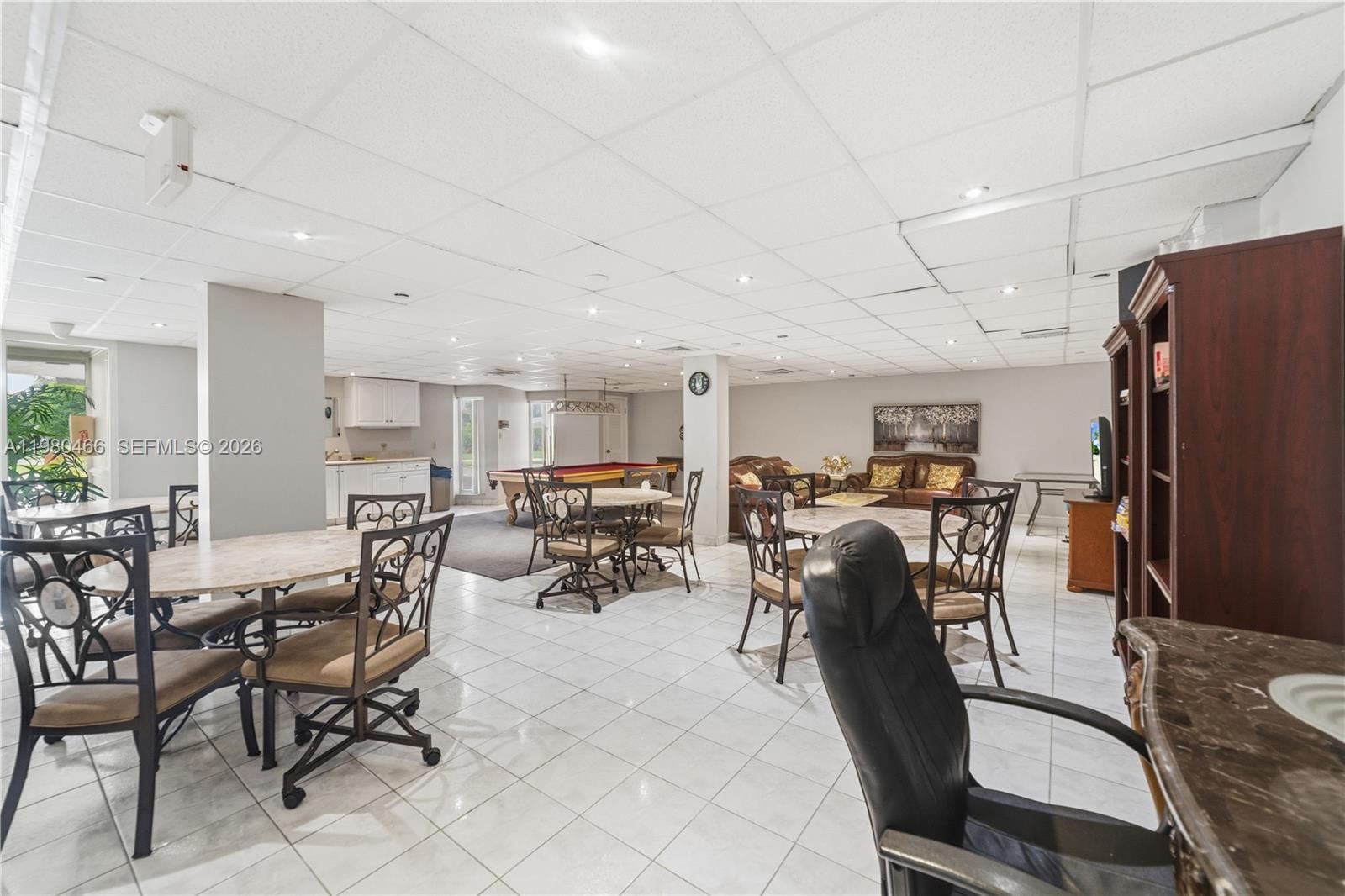 Real estate property located at 17801 Bay Rd #614, Miami-dade, Le Frontenac Condo, Sunny Isles Beach, FL